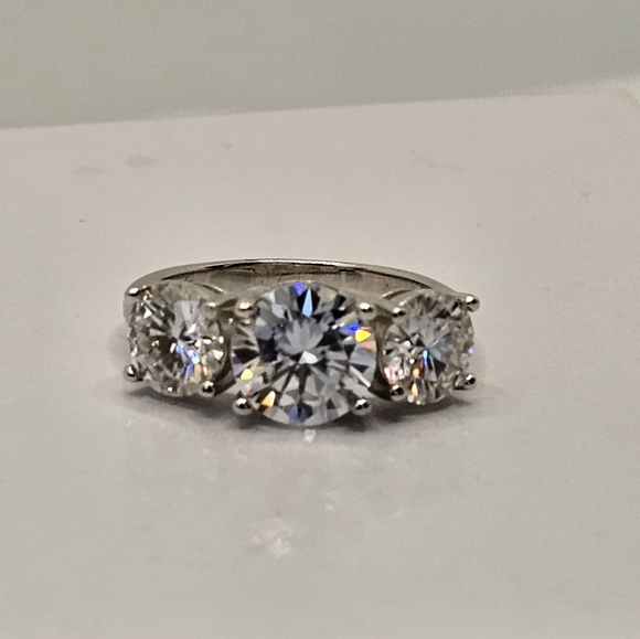 Genuine 4 Carat Moissanite 18k White Gold over Sterling Silver Ring Sz 6 ✨️ - Picture 9 of 11